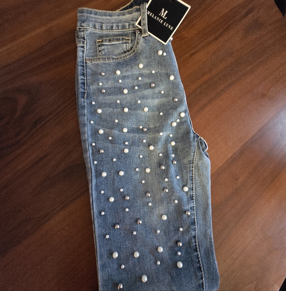 Frank Lyman - Melanie Lyne Jeans...with Pearl Embellishments...BN...size medium.